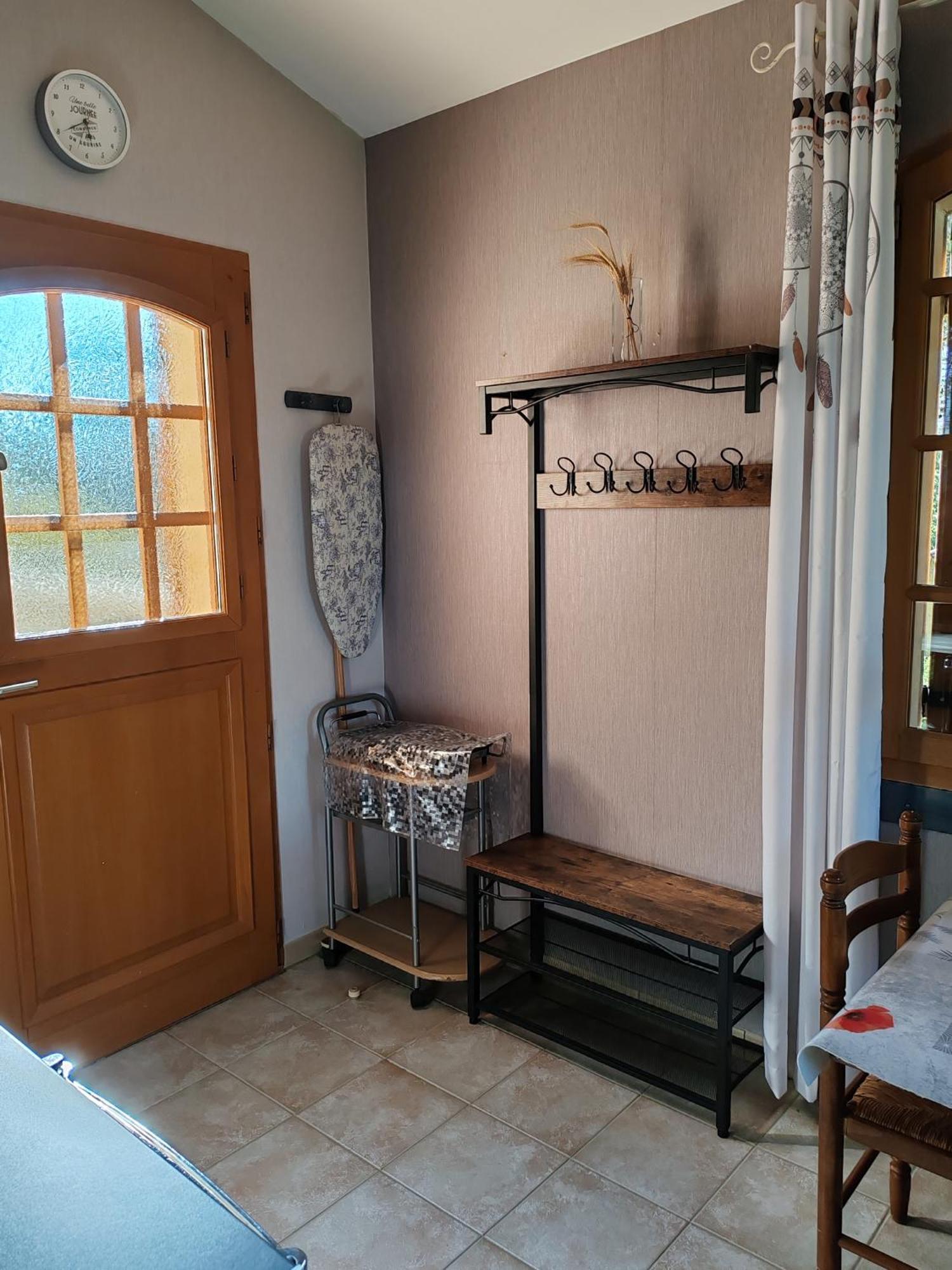 Studio Meuble Independant Chez L'Habitant Uchaux Bagian luar foto